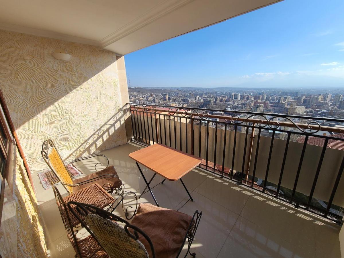 شقة Flat With Balcony On Cascade يريفان المظهر الخارجي الصورة